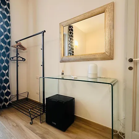 Cozy With Ensuite & Outdoor Space