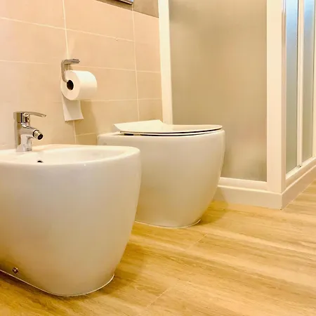 Cozy With Ensuite & Outdoor Space Guest house