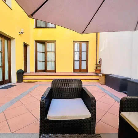 Konukevi Cozy With Ensuite & Outdoor Space